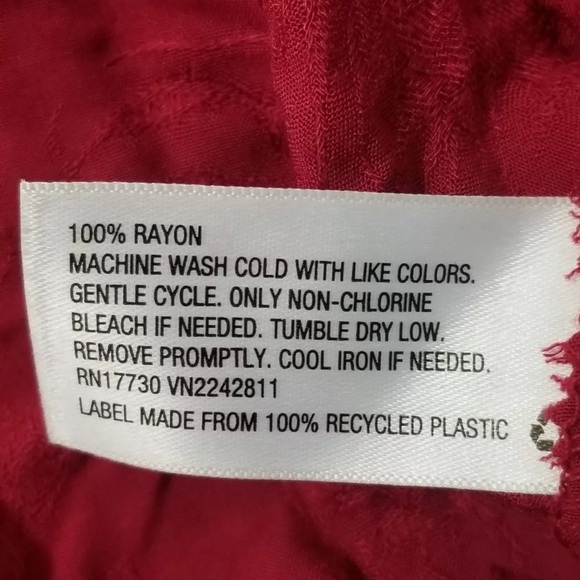 Isabel Maternity by Ingrid & Isabel Long Sleeve Jacquard Dress in Red - Size M - Picture 7 of 8